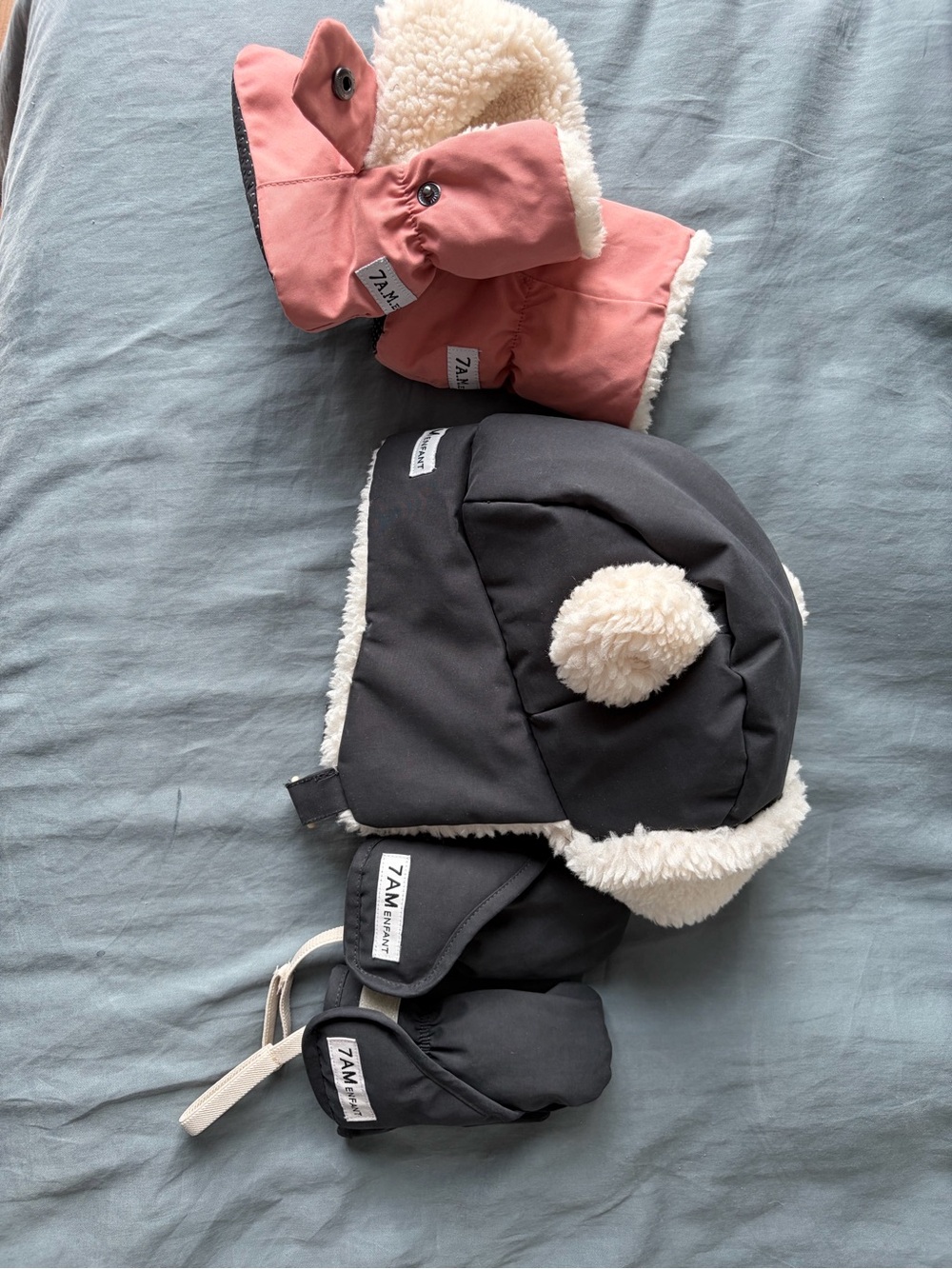 7AM Enfant 6-12m Winter Hat Mittens and Booties Set — Pink & Charcoal